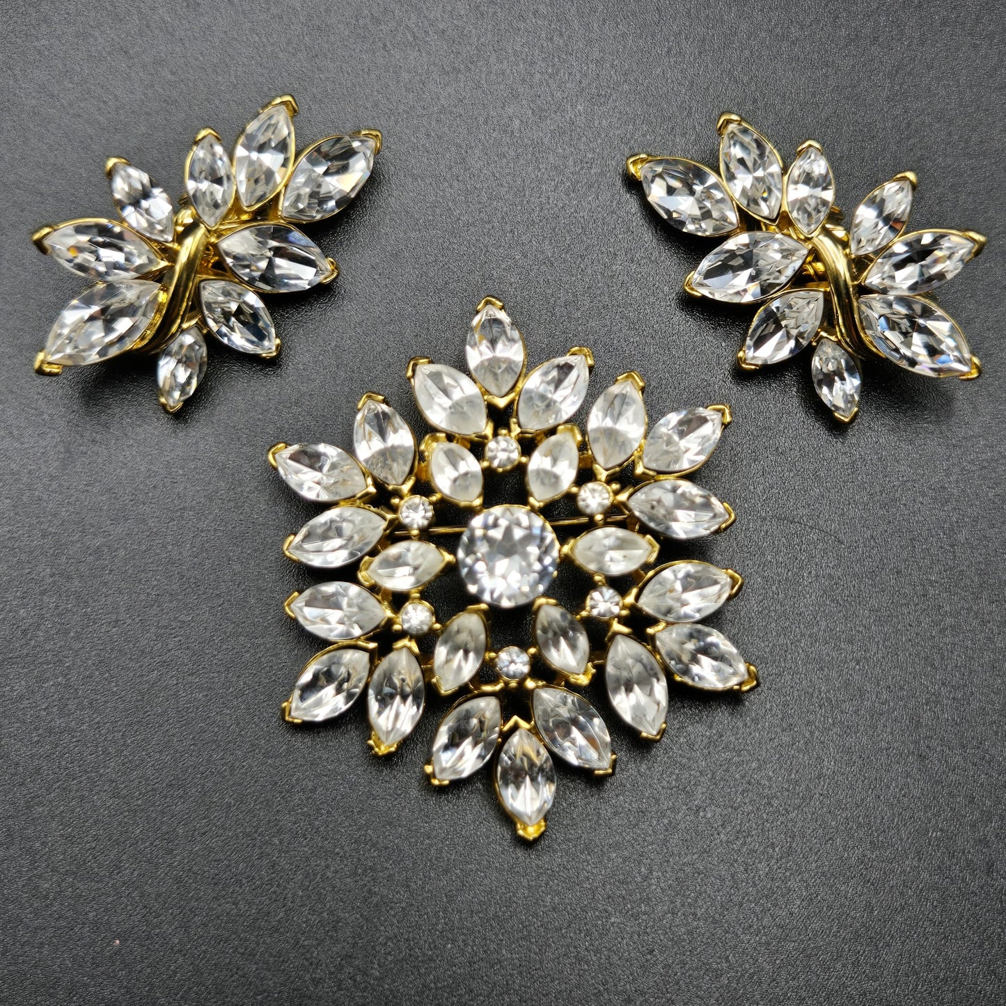 Vintage TRIFARI TM Brooch Pin and Clip on Earrings Set