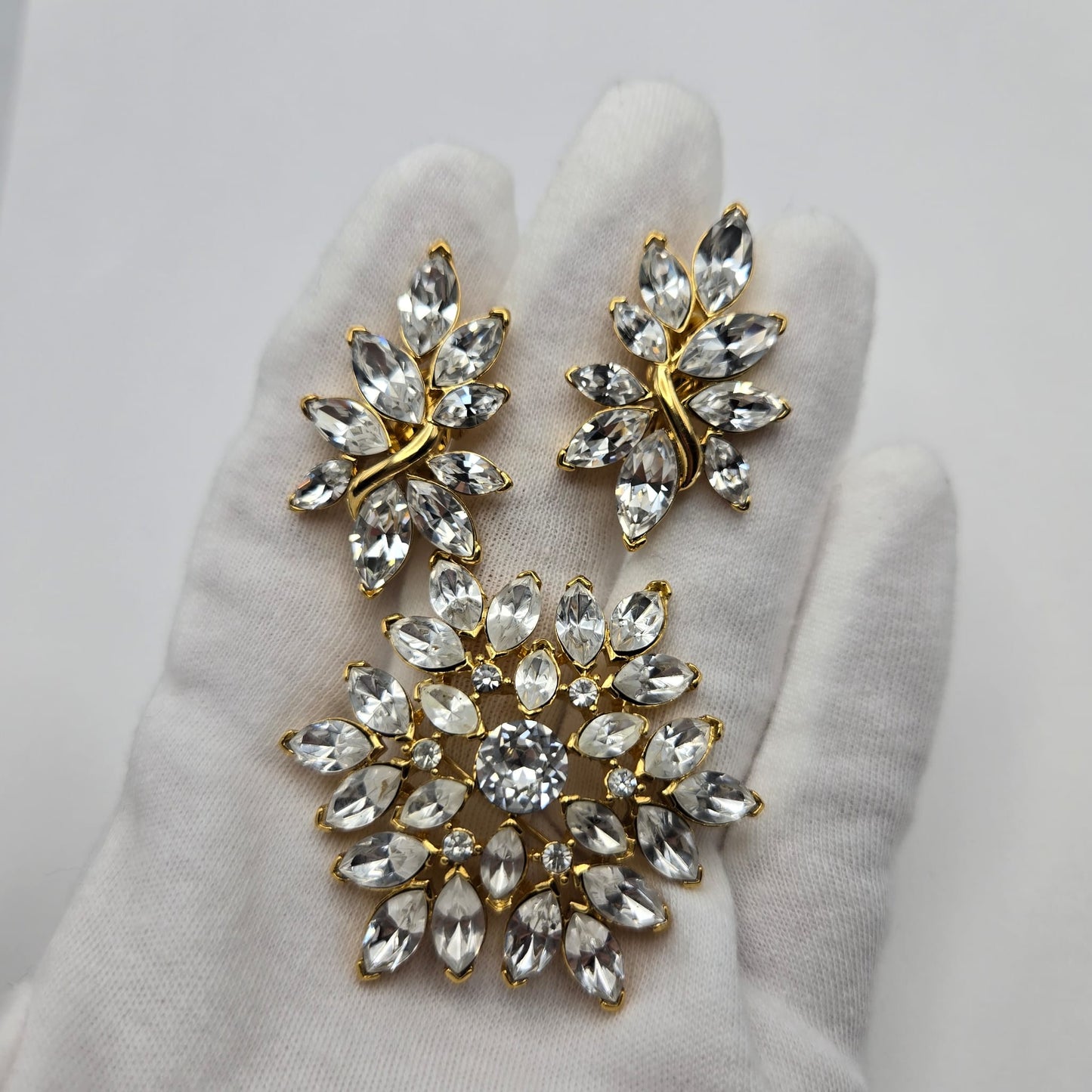 Vintage TRIFARI TM Brooch Pin and Clip on Earrings Set