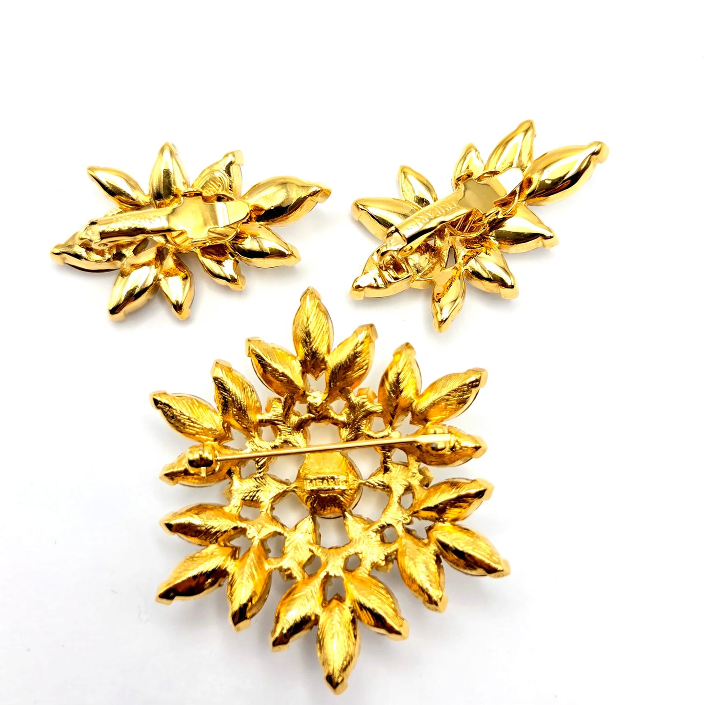 Vintage TRIFARI TM Brooch Pin and Clip on Earrings Set