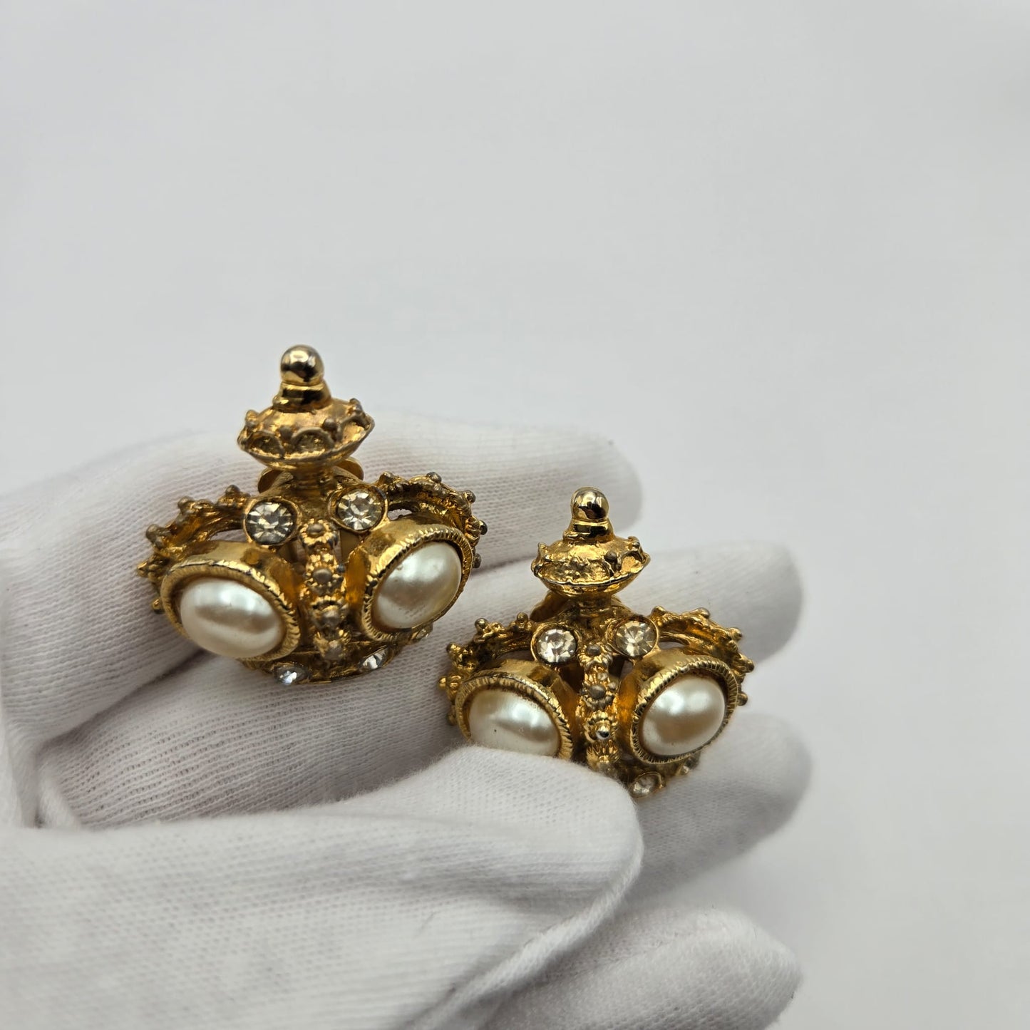 Vintage GRAZIANO Crown, Faux Pearls, Rhinestones, Gold Tone Clip on Earrings