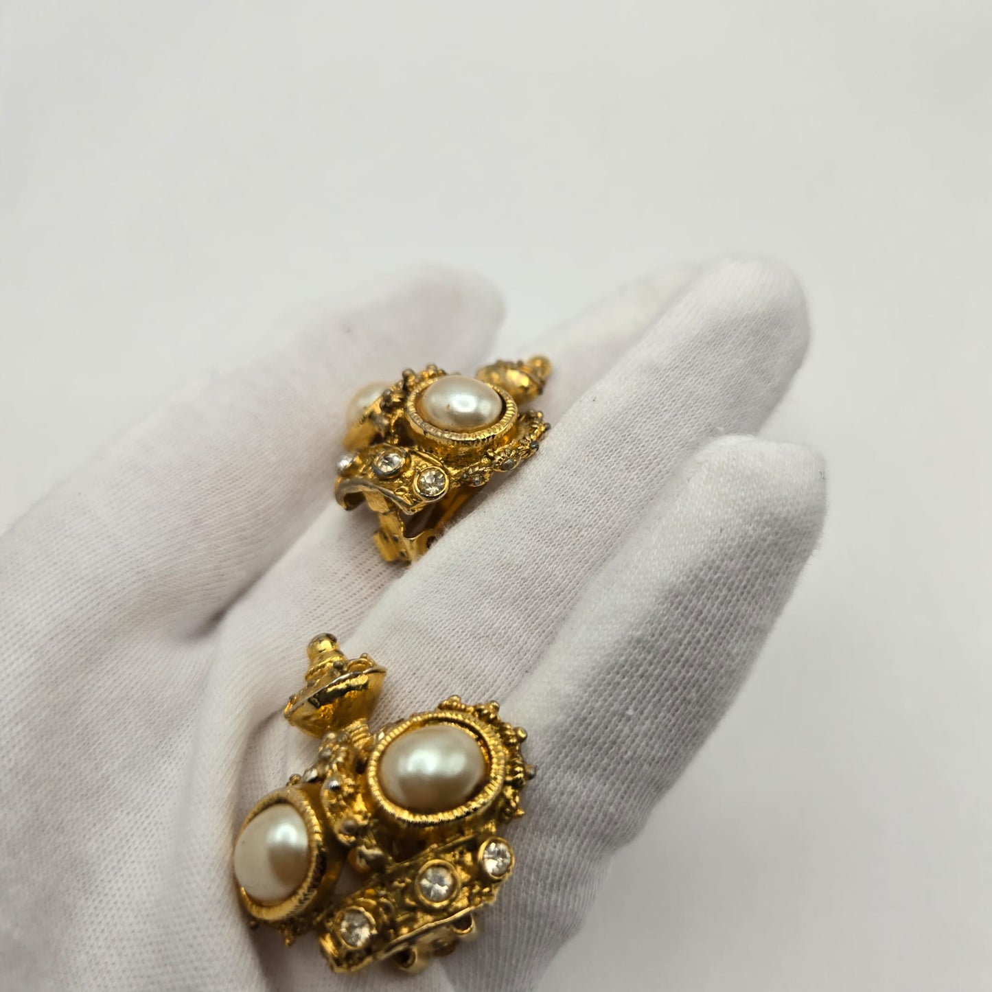 Vintage GRAZIANO Crown, Faux Pearls, Rhinestones, Gold Tone Clip on Earrings