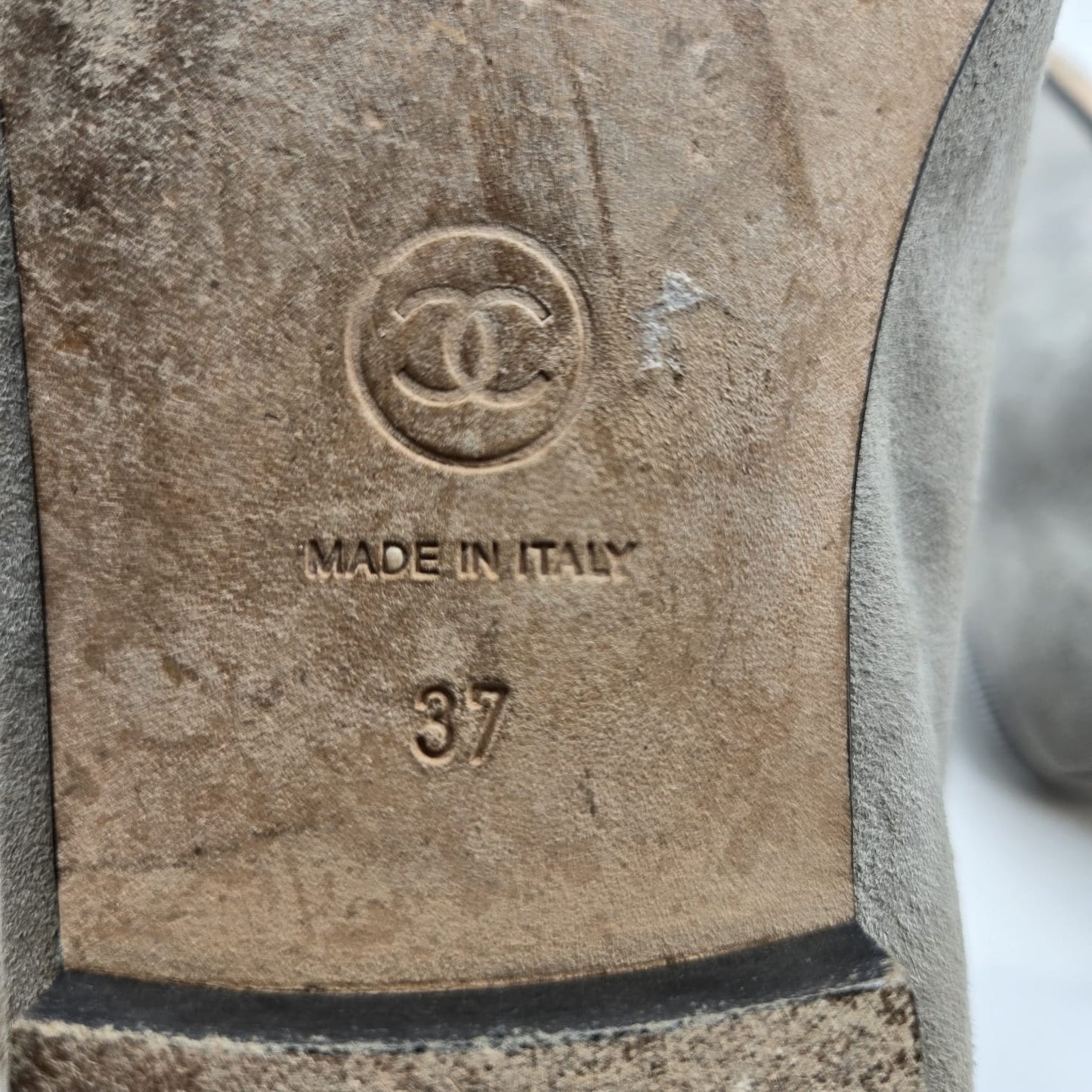 Vintage CHANEL Cap Toe CC Ballet Flats Bow Logo Grey and Black Lambskin Size 37