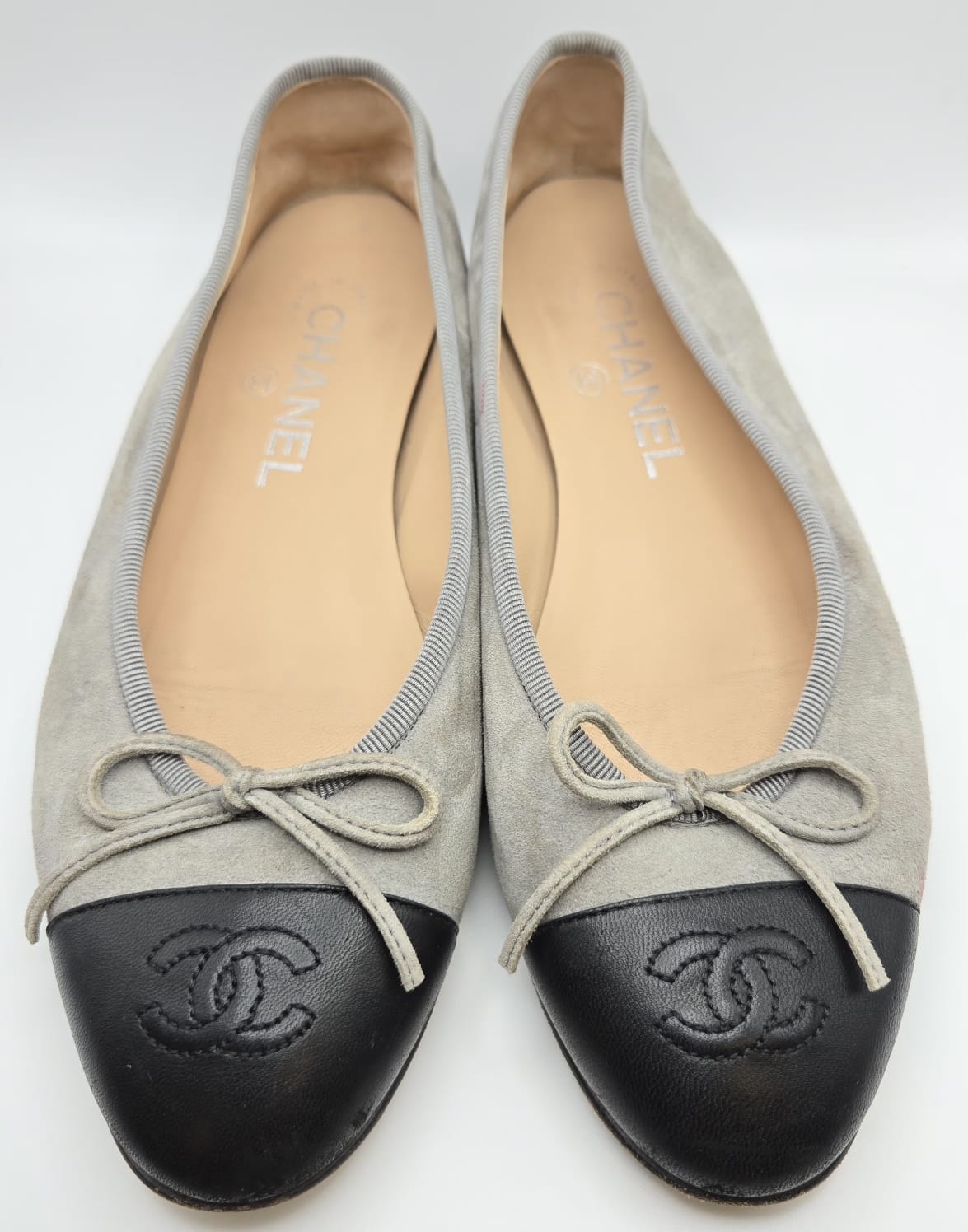 Vintage CHANEL Cap Toe CC Ballet Flats Bow Logo Grey and Black Lambskin Size 37