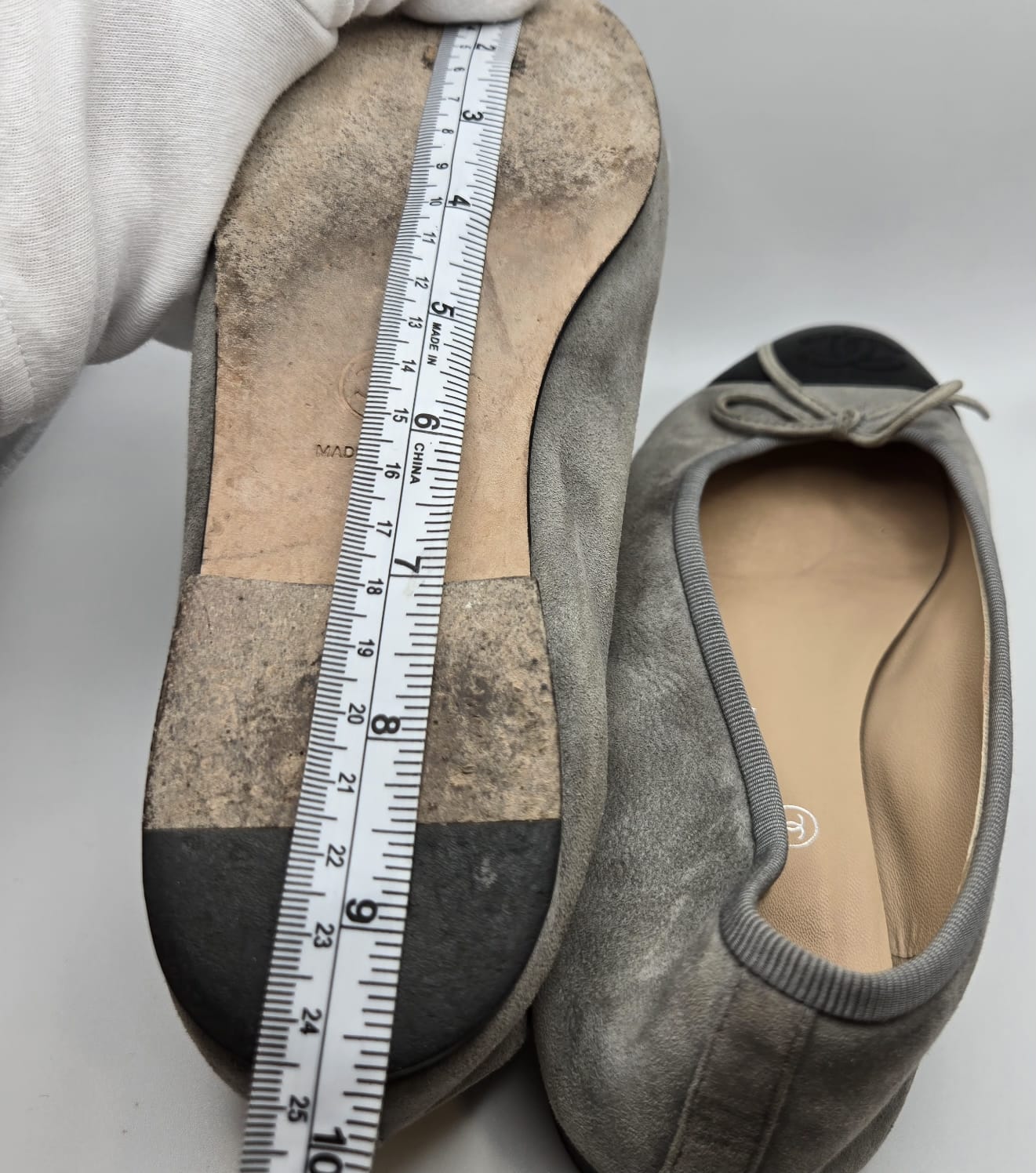 Vintage CHANEL Cap Toe CC Ballet Flats Bow Logo Grey and Black Lambskin Size 37