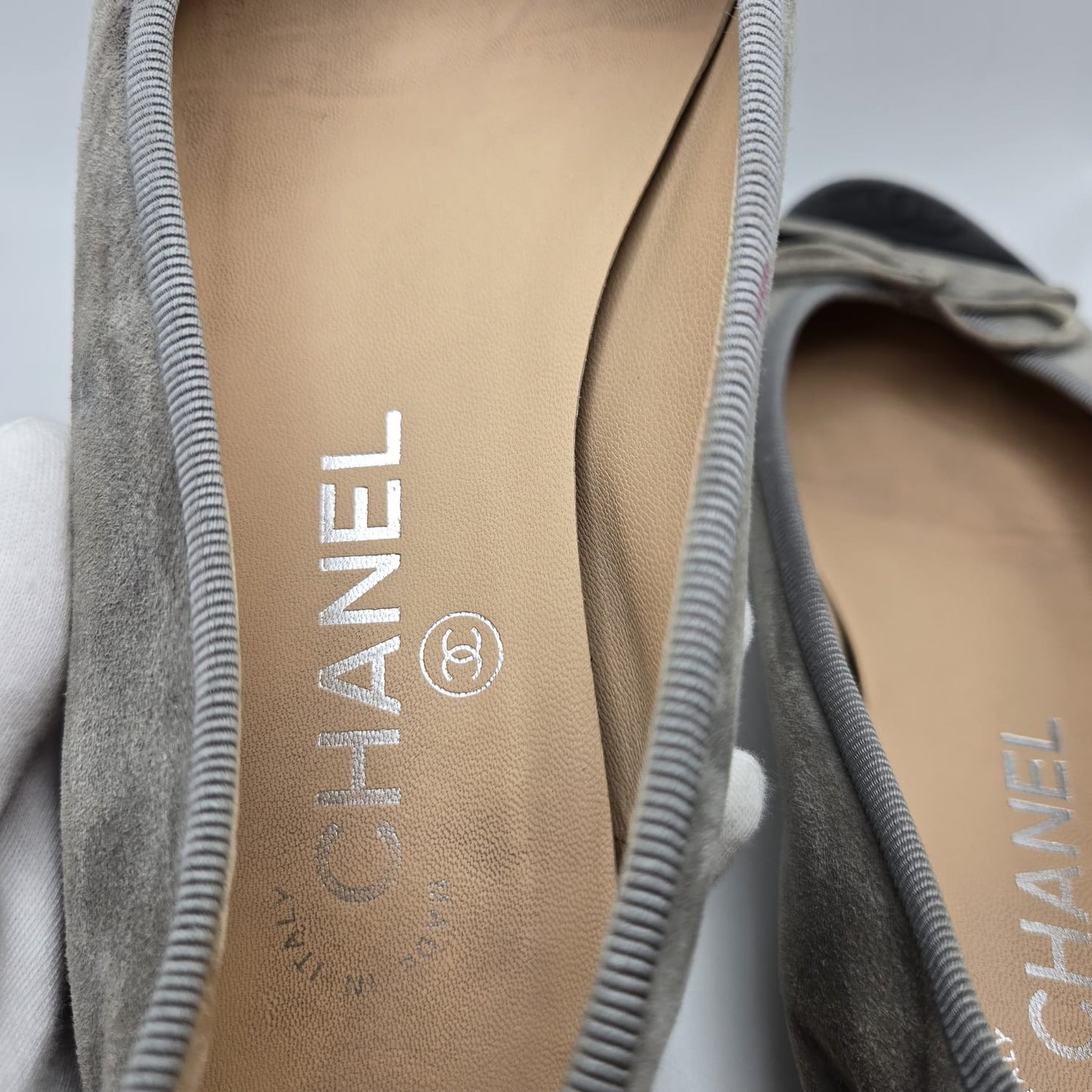 Vintage CHANEL Cap Toe CC Ballet Flats Bow Logo Grey and Black Lambskin Size 37