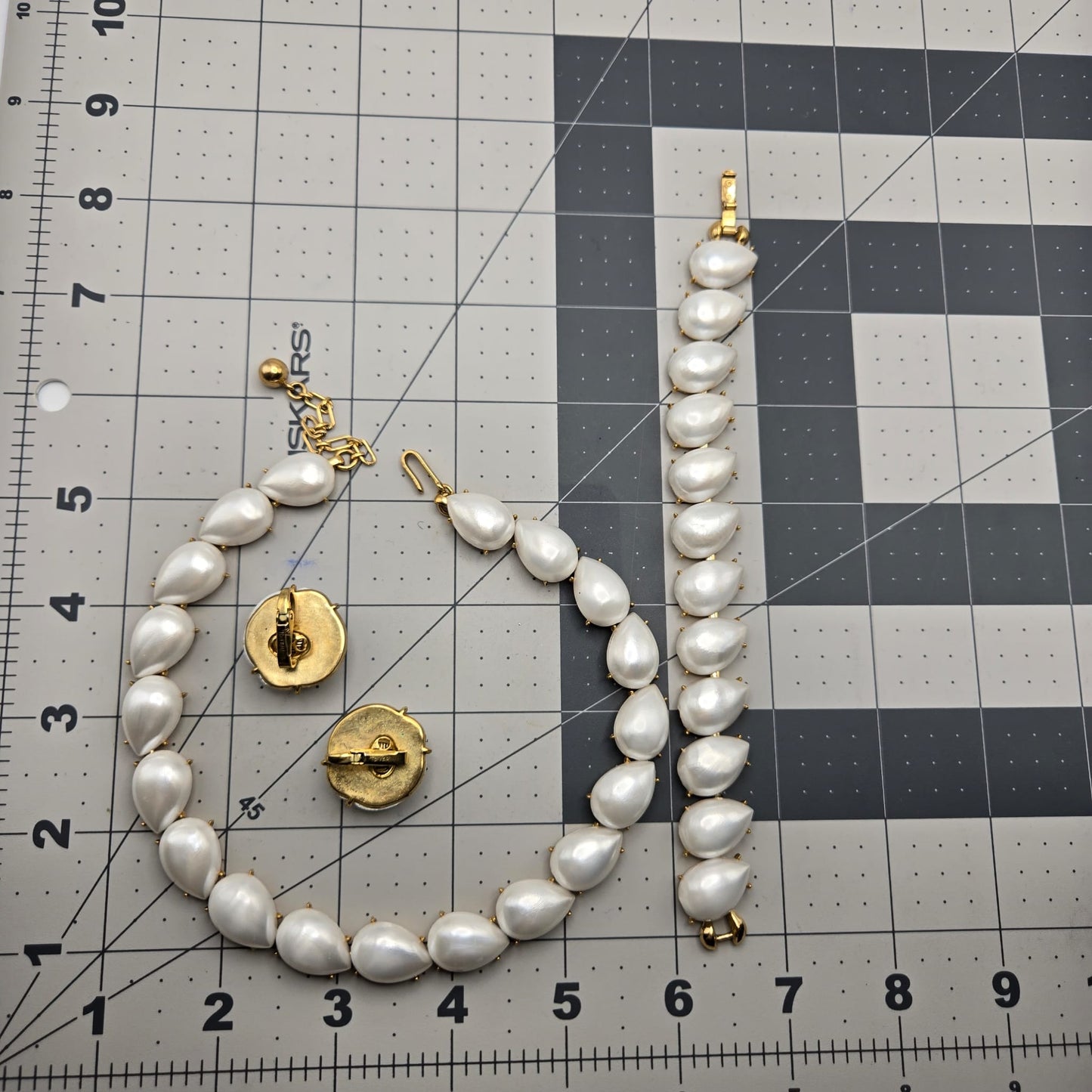 Vintage TRIFARI Crown Signed Tear Drop Faux Pearls, Gold Tone Choker Necklace, Bracelet and Clip on Earrings Set