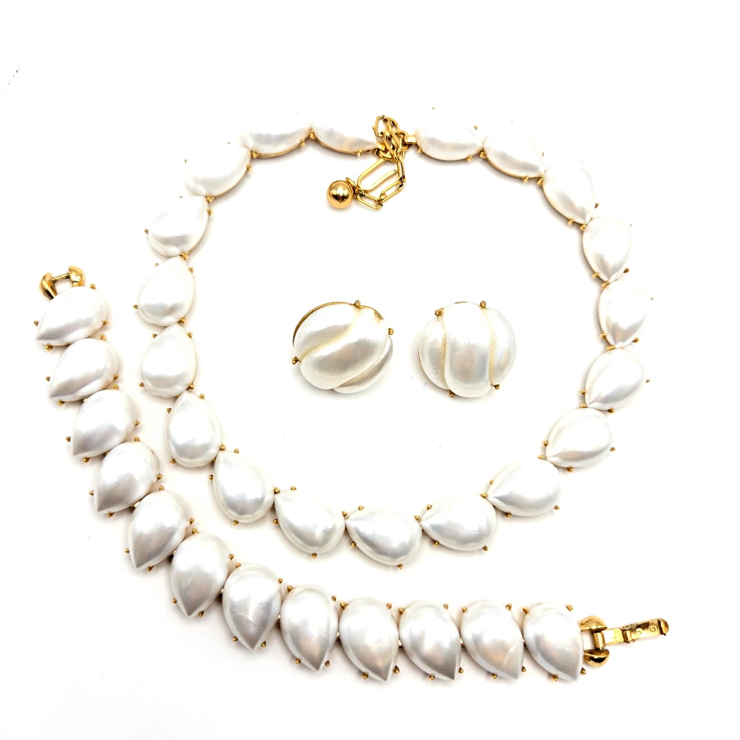 Vintage TRIFARI Crown Signed Tear Drop Faux Pearls, Gold Tone Choker Necklace, Bracelet and Clip on Earrings Set