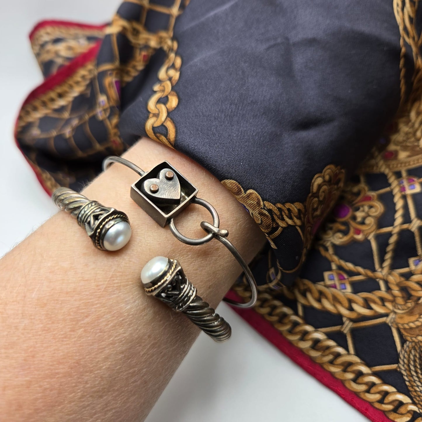 THOMAS MANN Signed Heart in a Box Wire Bracelet