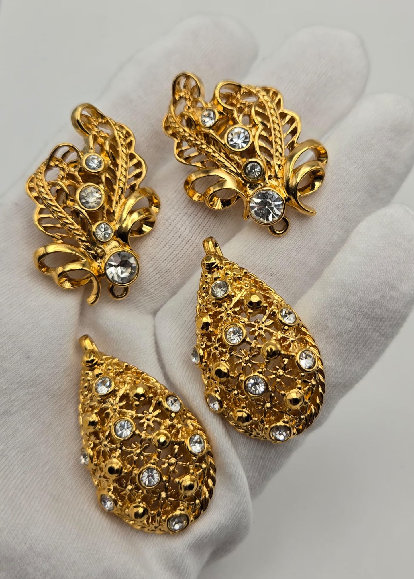 Vintage JOSE MARIA BARRERA For AVON Versatile Elegance Rhinestones Gold Tone Dangle Clip on Earrings
