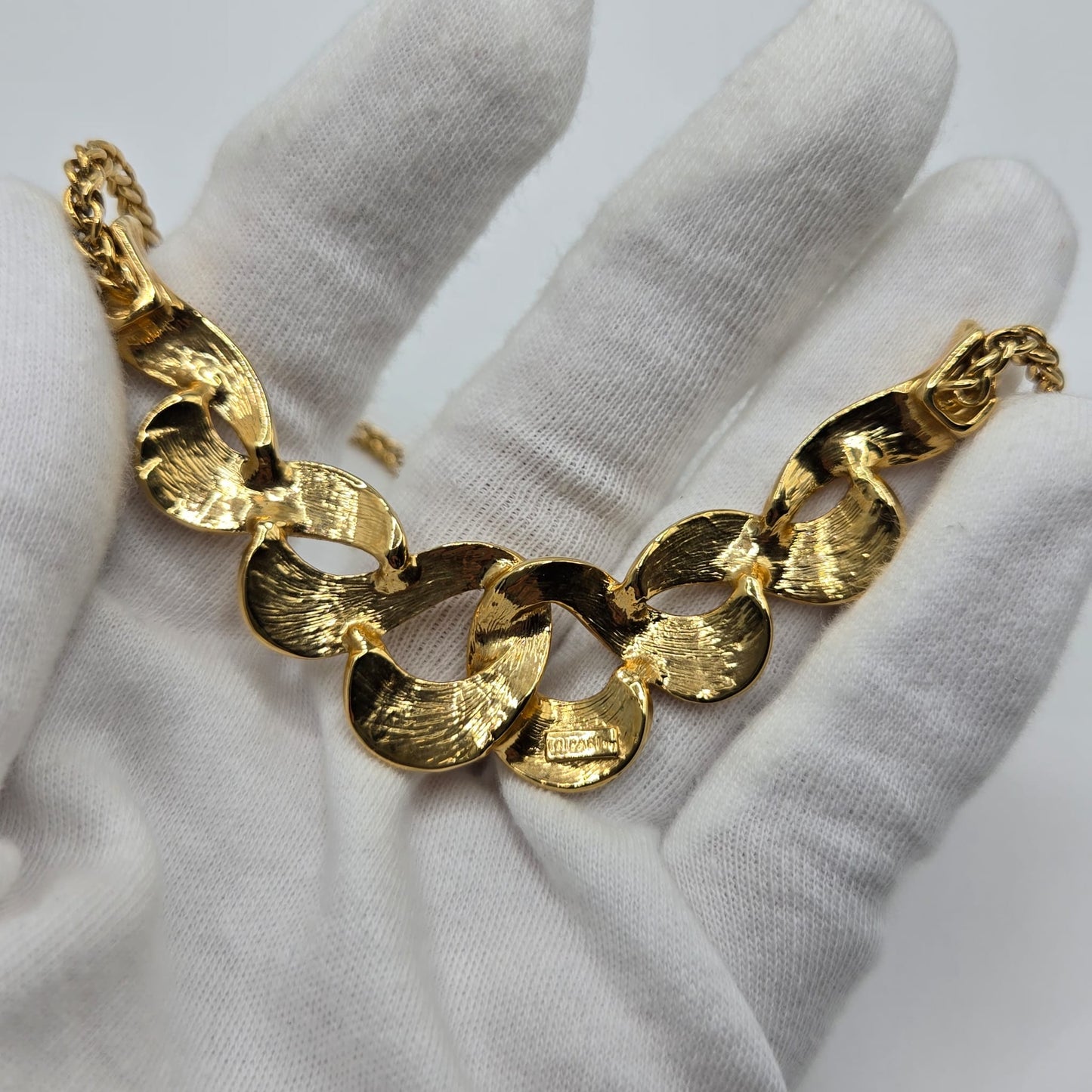 Vintage TRIFARI TM Rhinestones Gold Tone Necklace