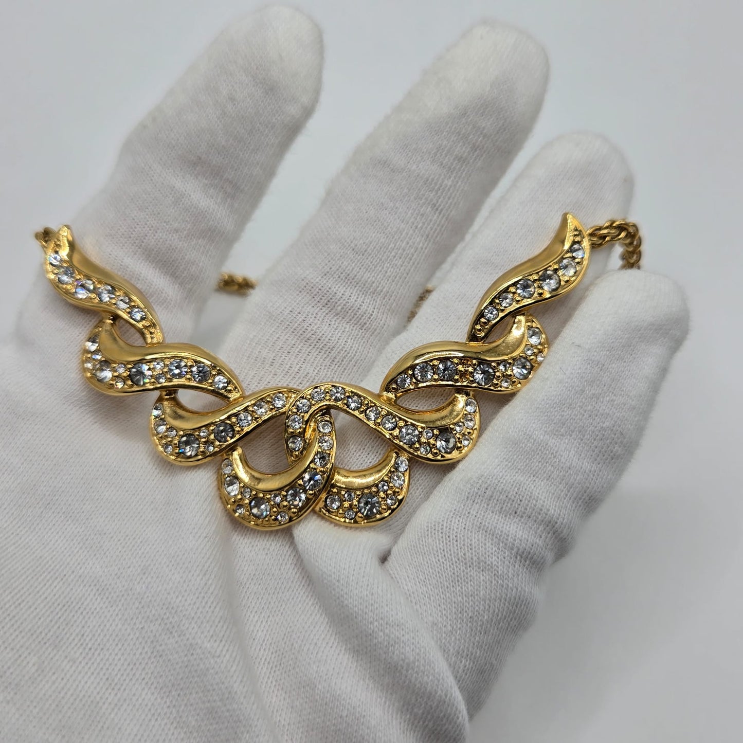 Vintage TRIFARI TM Rhinestones Gold Tone Necklace