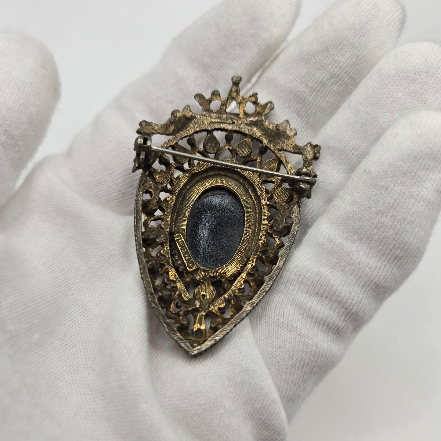 Vintage FLORENZA Rococo Cameo Crown, Antique Gold Tone Brooch pin