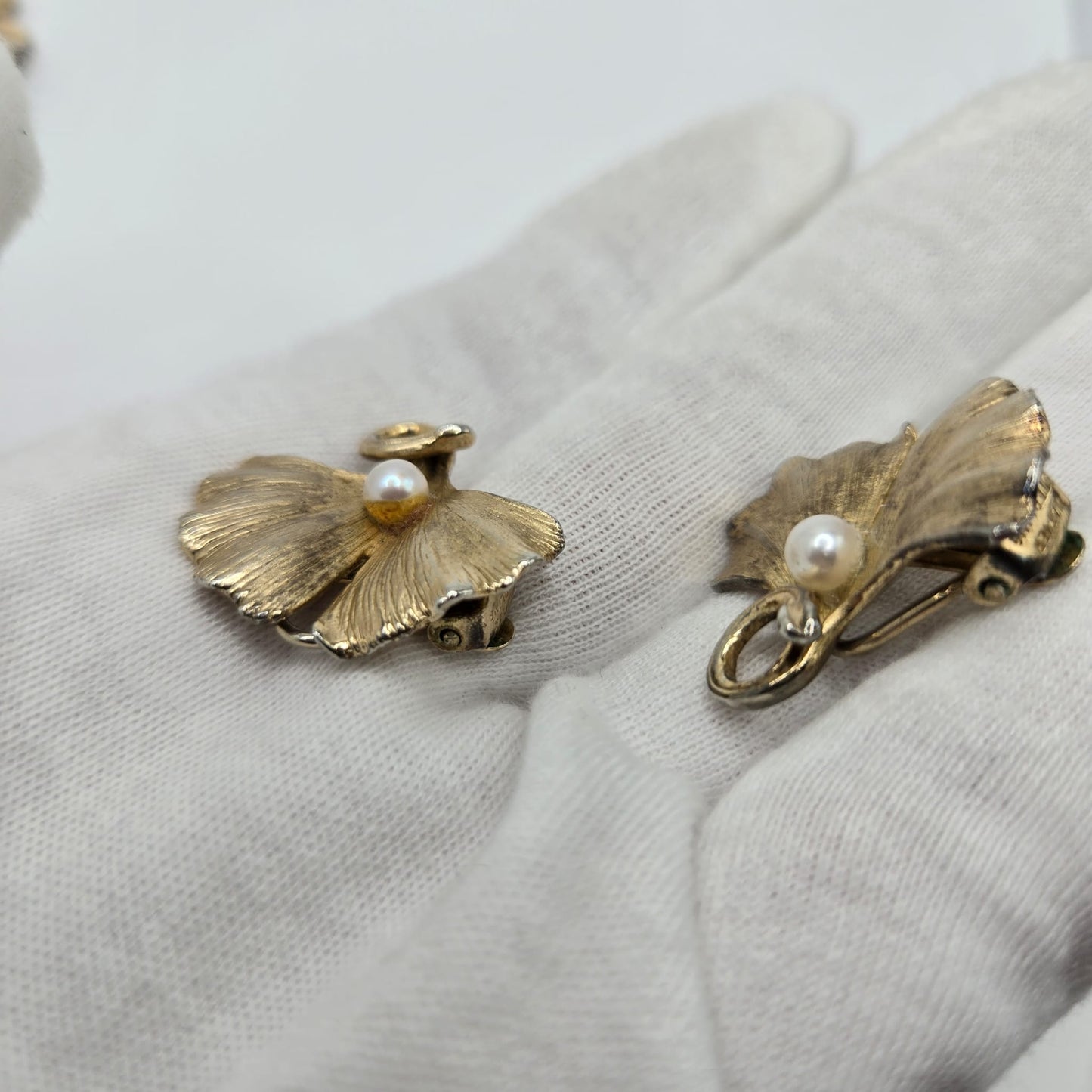 Vintage NAPIER STERLING Signed Ginkgo Leaf, Faux Pearl, Gold Tone Brooch pin and Clip on Earrings Set