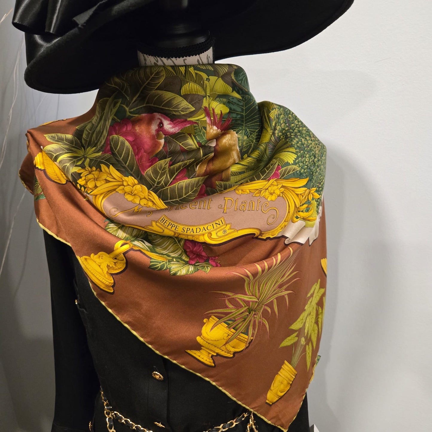 Vintage BEPPE SPADACINI magnificent plants bird floral botanical silk scarf 34x34