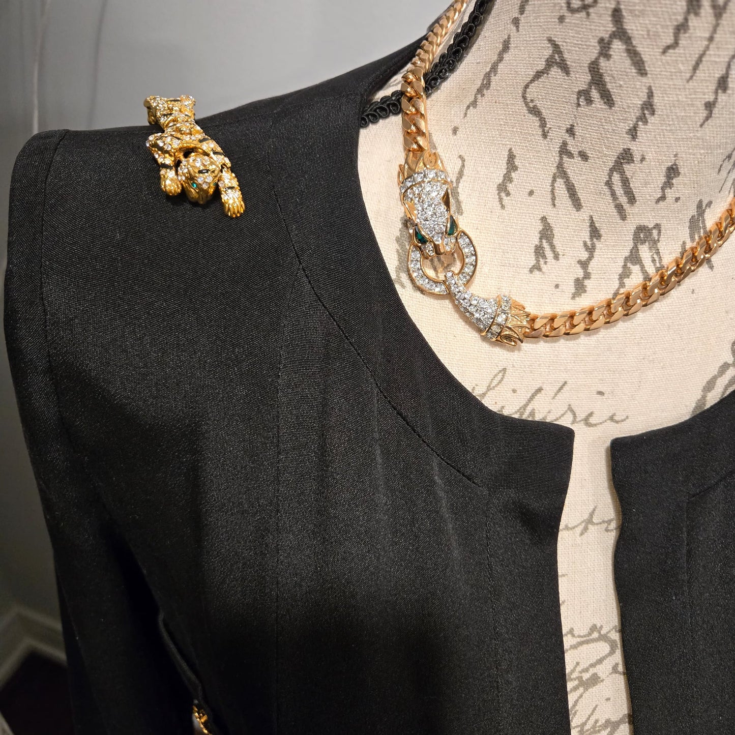 Vintage Articulated Jointed Cat Panther Cheetah Cougar Leopard Jaguar Over the Shoulder Brooch Pin Gold Tone Rhinestone