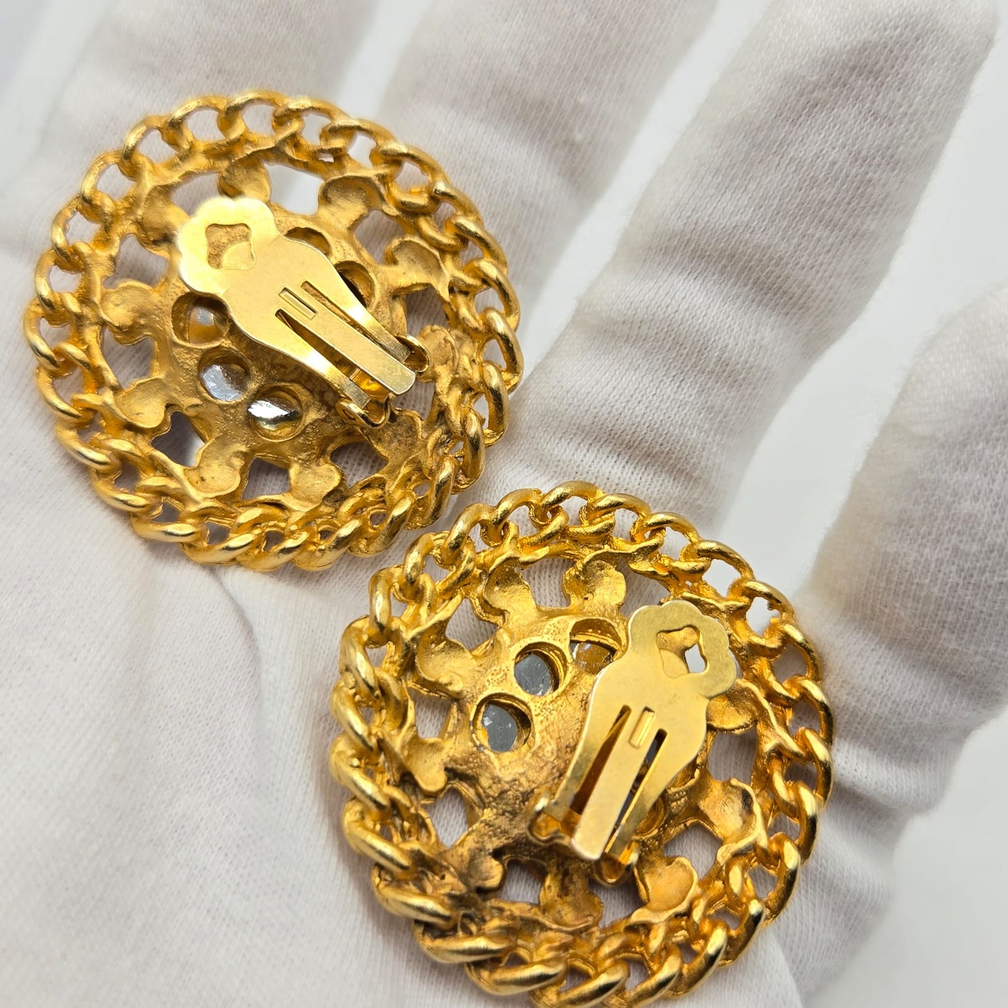 Vintage Huge Designer Runway Round Faux Blue sapphire Cabochon Chain Gold tone clip on earrings