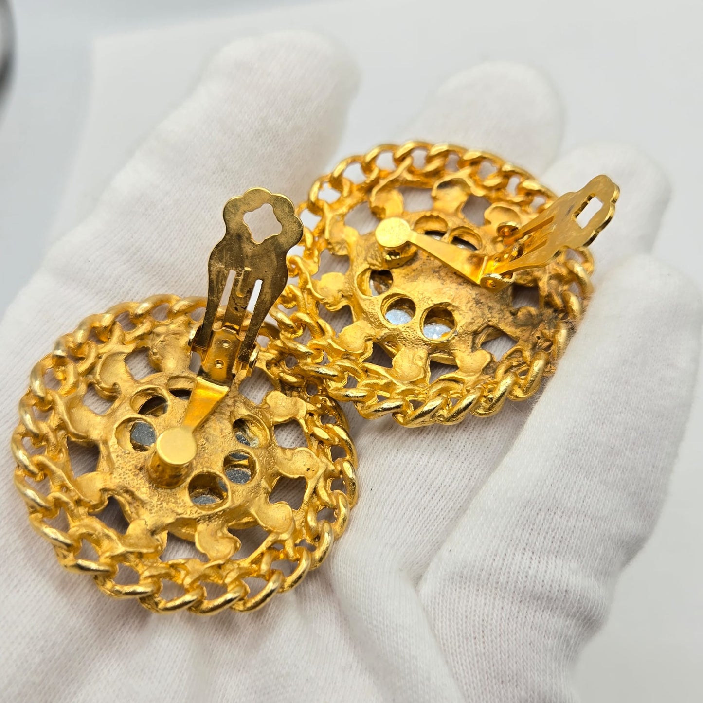 Vintage Huge Designer Runway Round Faux Blue sapphire Cabochon Chain Gold tone clip on earrings