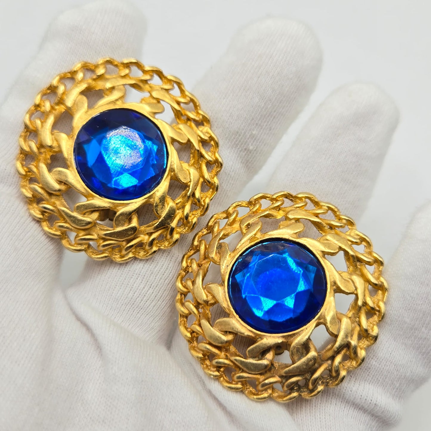 Vintage Huge Designer Runway Round Faux Blue sapphire Cabochon Chain Gold tone clip on earrings
