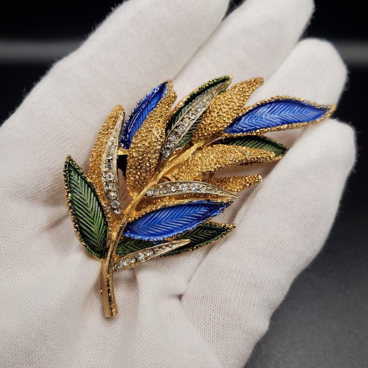 Vintage ART Leaves Pin Brooch