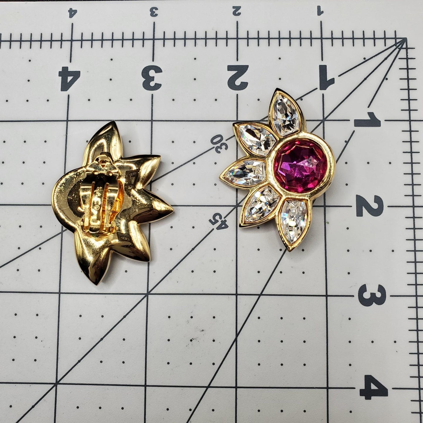 Vintage SWAROVSKI, Massive , Pink, Clear Crystals, Gold Tone Flower Clip On Earrings