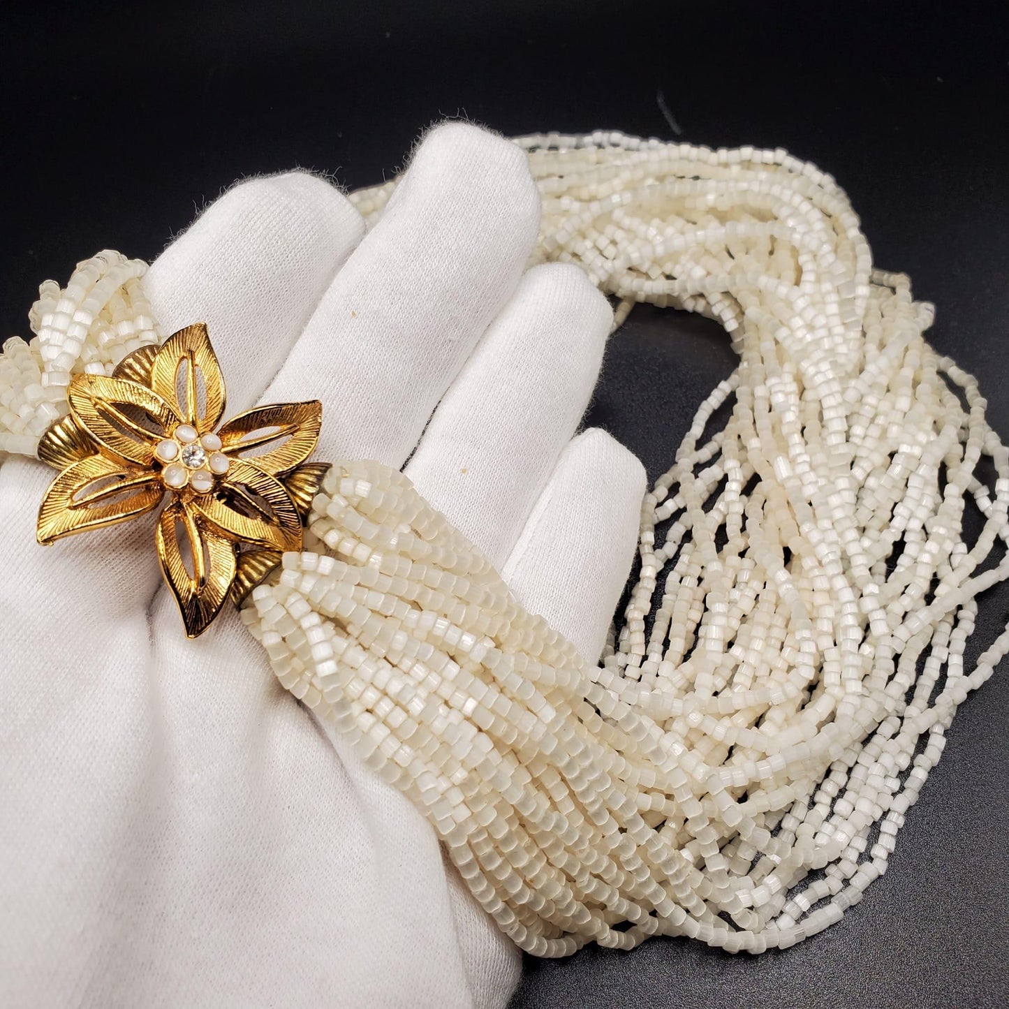 Vintage White Glass Torsade Beads Gold Tone Flower Clasp Collar Necklace