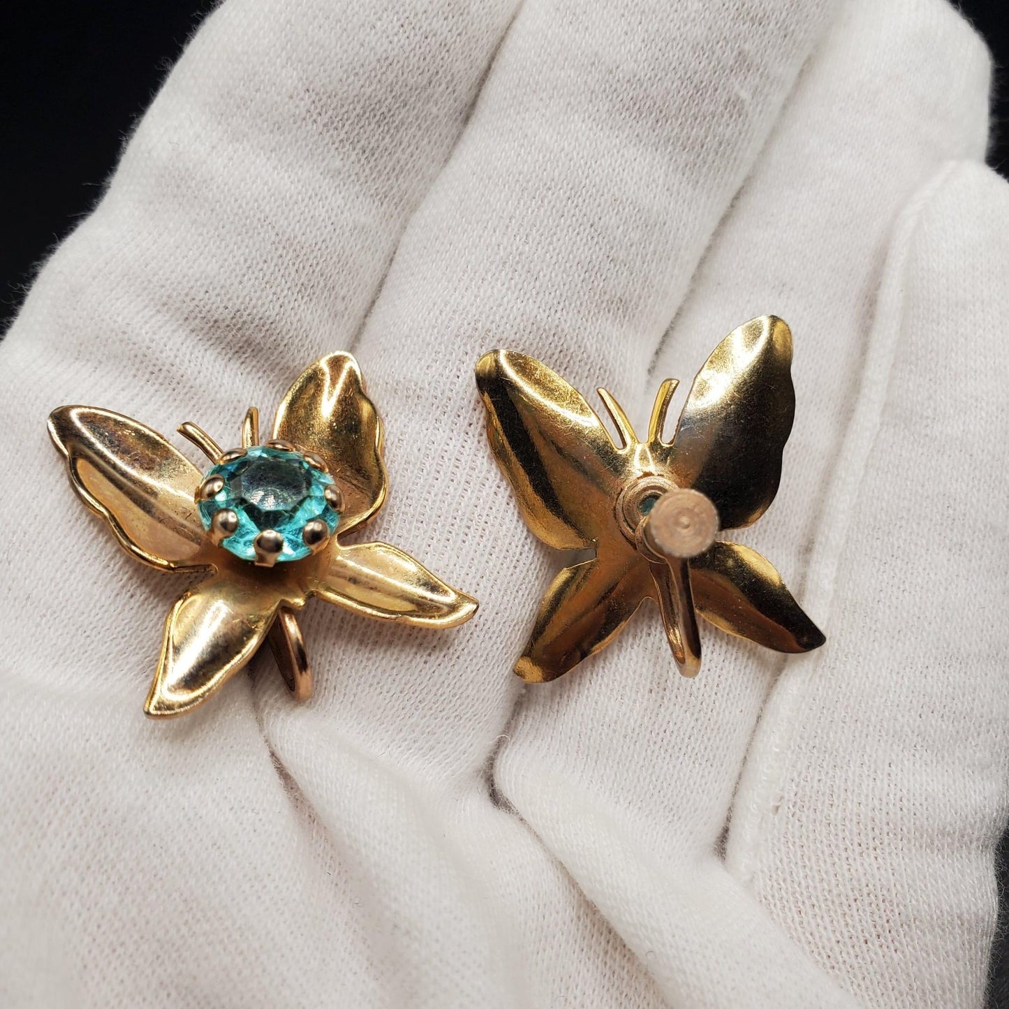 Vintage BUTTERFLY Aqua Blue Rhinestones Gold Tone Brooch Pin And Screw Back Earrings Set