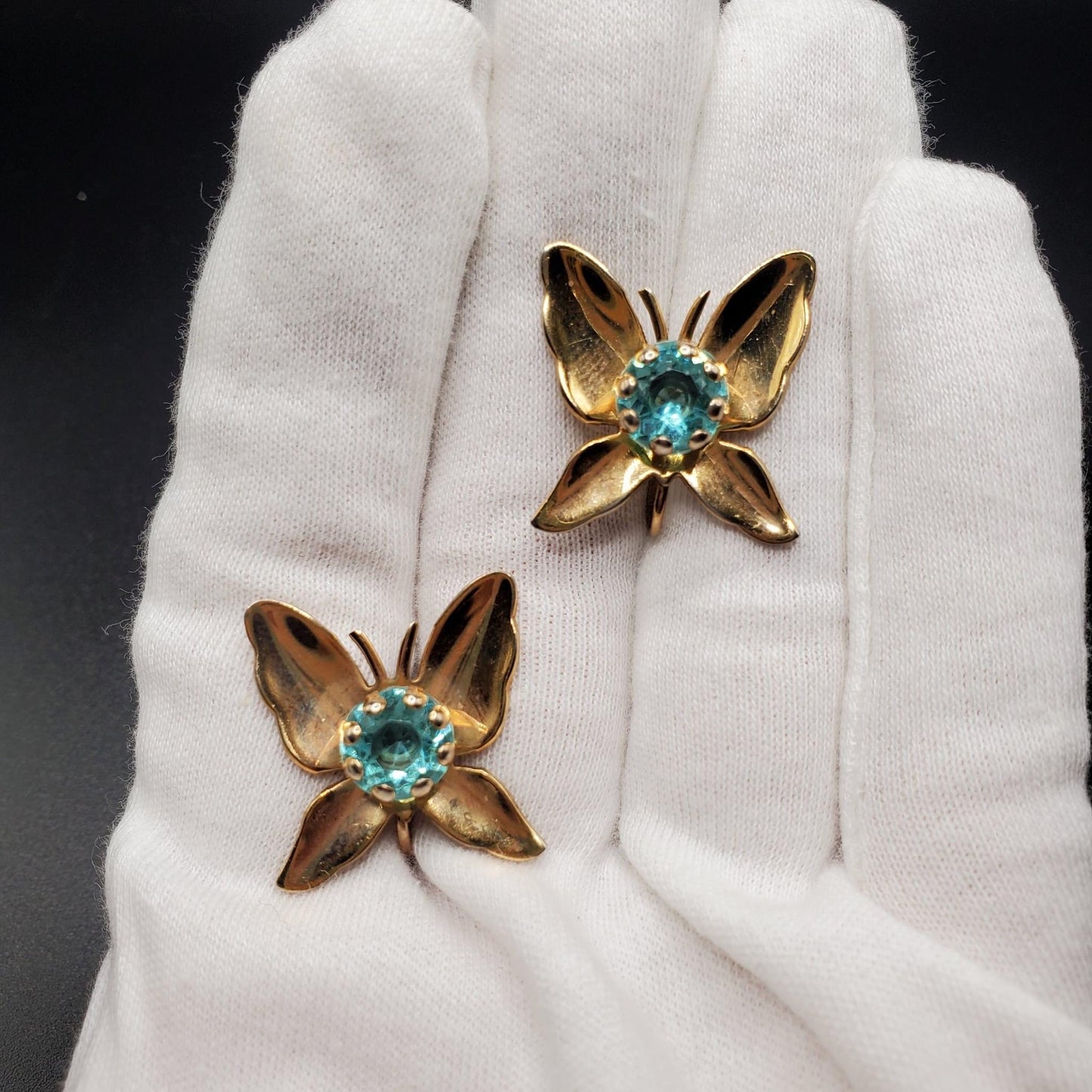 Vintage BUTTERFLY Aqua Blue Rhinestones Gold Tone Brooch Pin And Screw Back Earrings Set