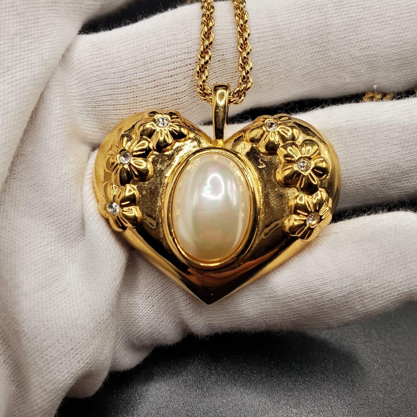 Vintage NINA RICCI Heart, Faux Pearl, Rhinestones, Gold Tone Pendant Chain Necklace, Runway, Designer