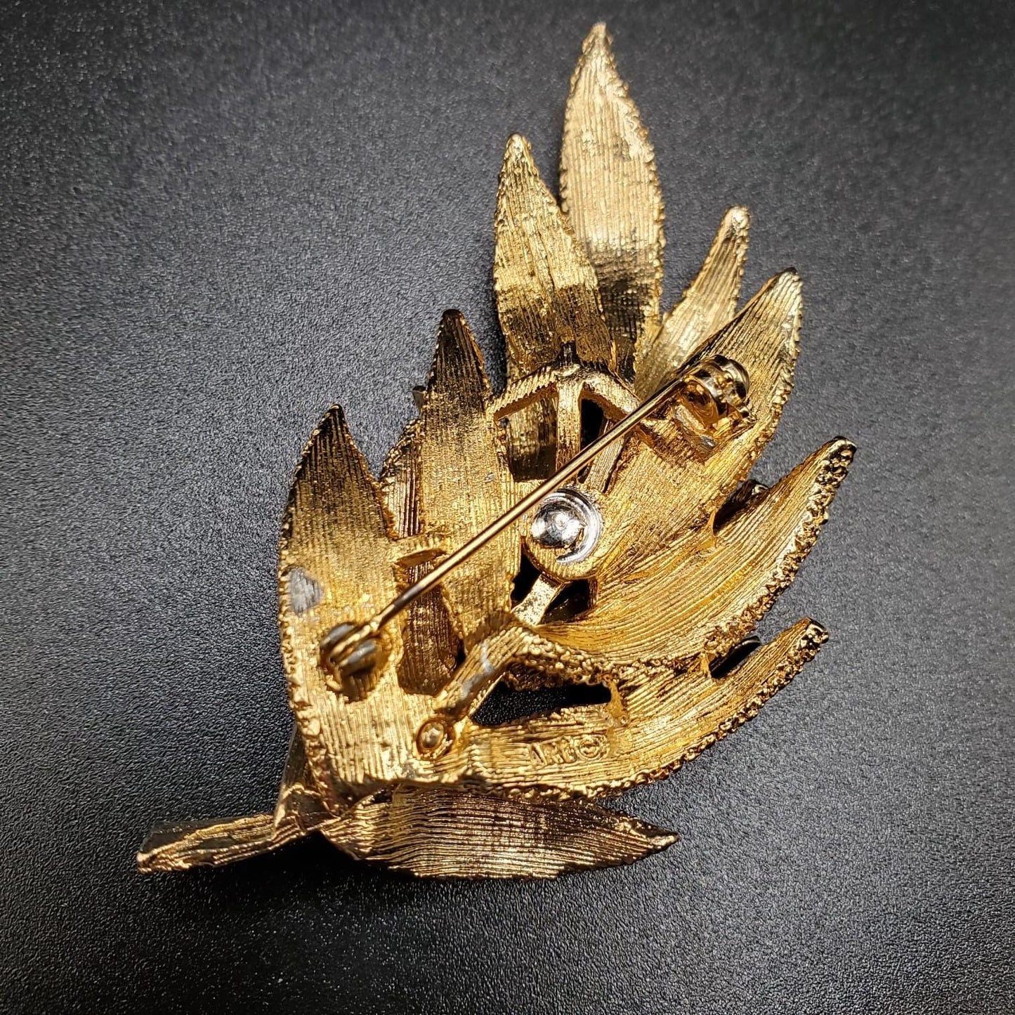 Vintage ART Leaves Pin Brooch