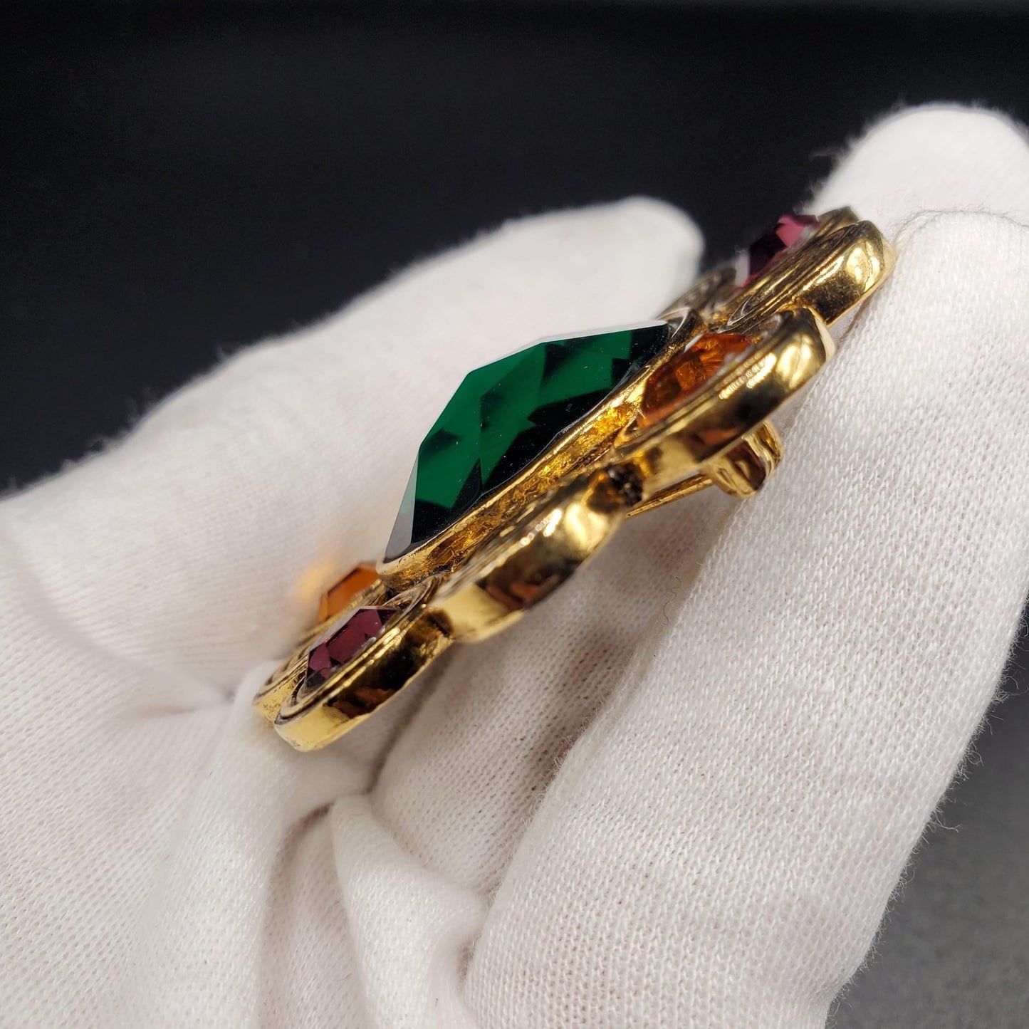 Vintage CRAFT Signed Flower Shaped Pin On Brooch