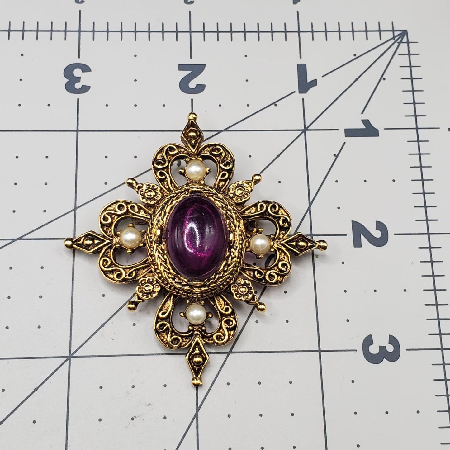 Vintage Victorian Style Jelly-Purple Cabochon Faux Pearls Antique Gold Tone Pin On Brooch