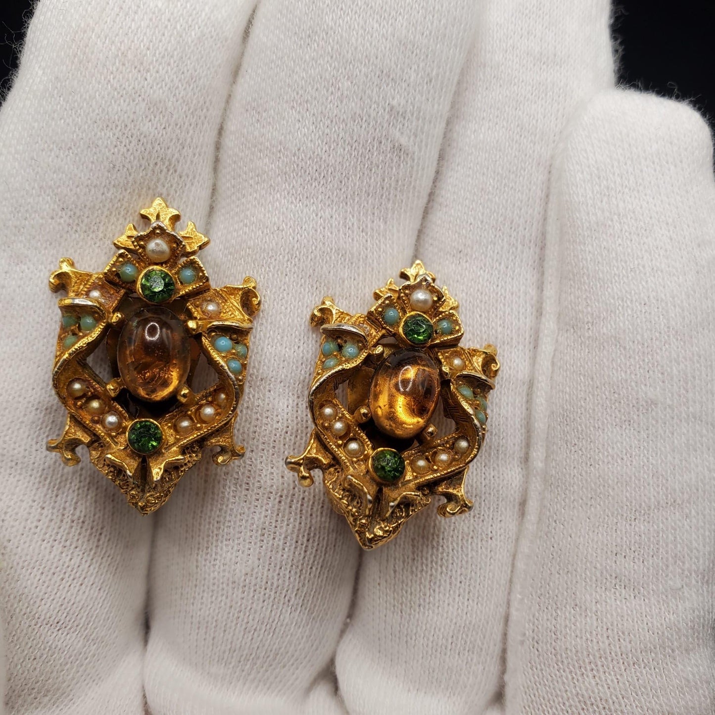 Vintage ART ARTHUR PEPPER Signed Brown Cabochon Green Rhinestones Gold Tone Clip On Earrings Very Rare